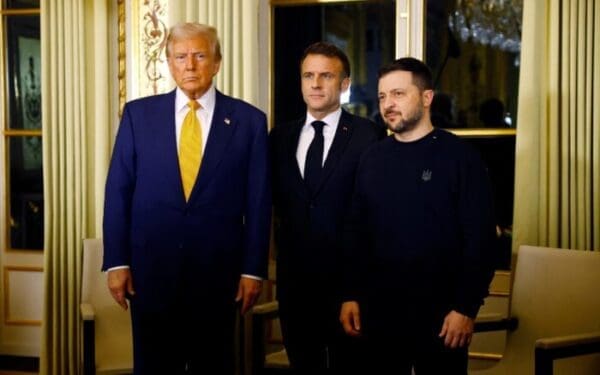 trump zelensky macron 700x438 1
