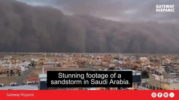 Wall of Dust: Massive Sandstorm Paralyzes Saudi Arabia