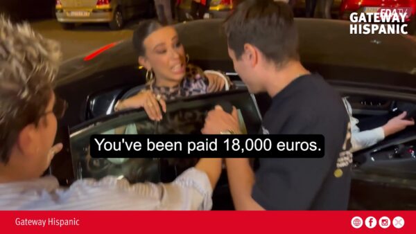 Vito Quiles Pregunta a Sarah Santaolalla por los 18000 euros de dinero público que cobró