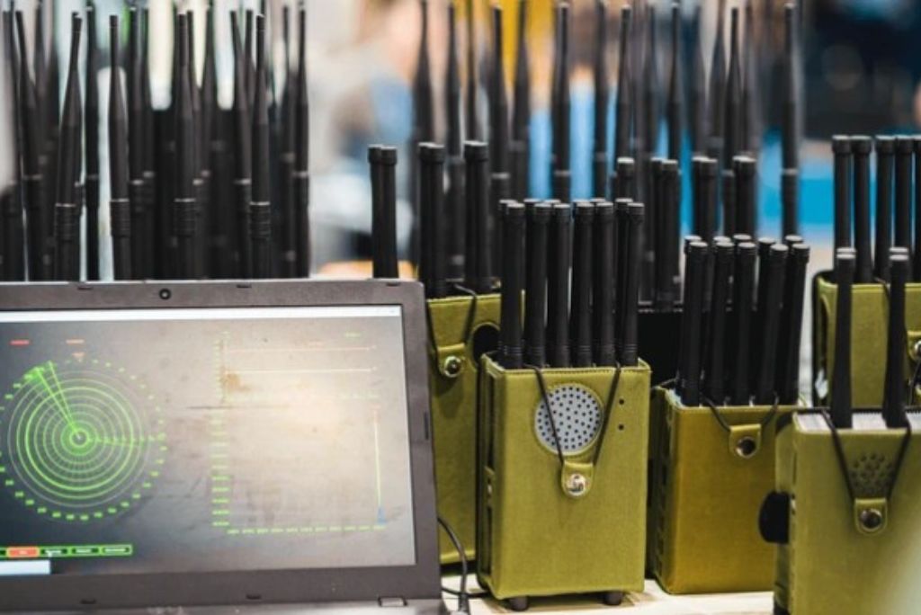 jammers-the-silent-threat-against-tracking-systems