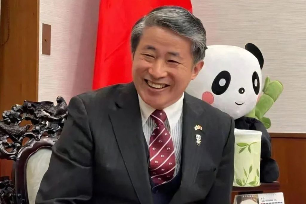 cnsul-de-china-en-osaka-publica-amenaza-de-cortar-cabeza-a-takaichi-y-japn-declara-el-comentario-extremadamente-inapropiad