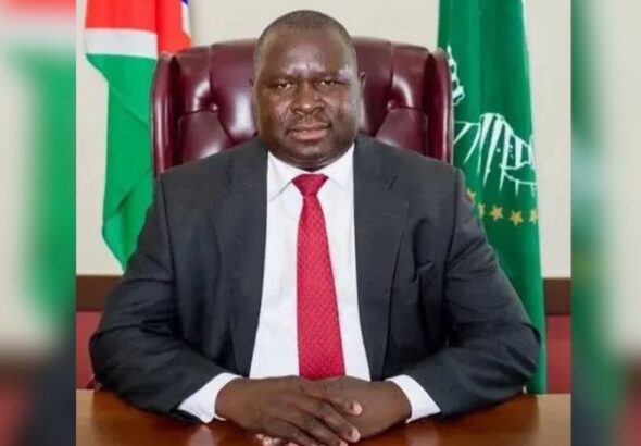 en-el-suroeste-de-frica-adolf-lu-hitler-uunona-se-perfila-como-el-favorito-indiscutible-para-reten-