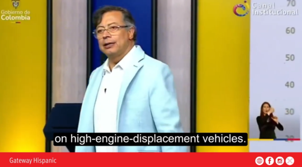 Gustavo Petro defiende los impuestos al combustible con retórica de lucha de clases