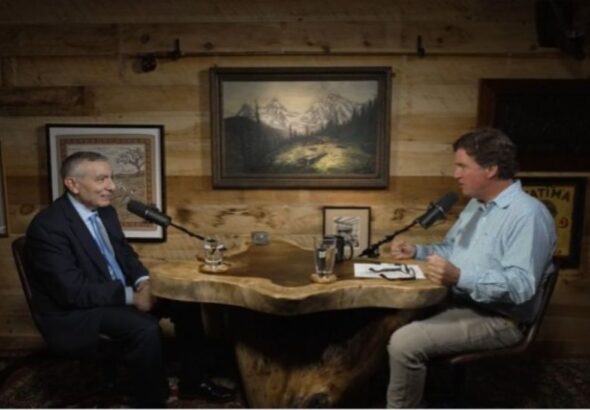 en-entrevista-con-tucker-carlson-james-tour-sostiene-que-la-evolucin-carece-de-una-explicacin-causal-suficiente