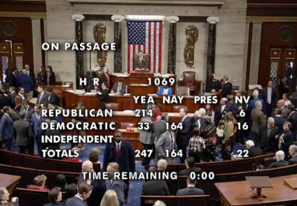 la-cmara-de-representantes-aprueba-la-ley-protect-our-kids-para-prohibir-fondos-federales-a-escuelas-que-reciban-dinero-del-partido-comunista-chino-164-demcratas-votan-en-contra