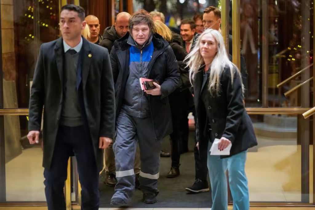 el-presidente-argentino-javier-milei-llega-a-davos-en-helicptero-desde-zrich-para-su-tercer-discurso-en-el-foro-econmico-mundial