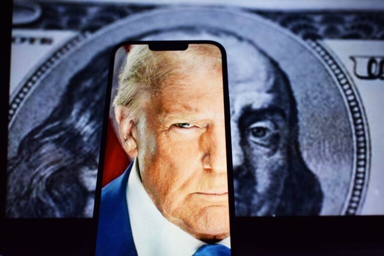 el-presidente-trump-anuncia-aranceles-del-10-iniciales-y-hasta-25-sobre-dinamarca-noruega-suecia-francia-alemania-reino-unido-pases-bajos-y-finlandia-a-partir-del-1-de-febrero