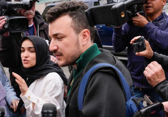 o-los-20-millones-de-dlares-o-una-disculpa-el-activista-pro-hams-mahmoud-khalil-presenta-una-demanda-de-20-millones-de-dlares-contra-la-administracin-trump.