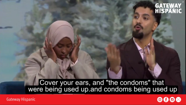 Polémica por comentario incómodo y reacción ante la palabra “condones” (VIDEO)