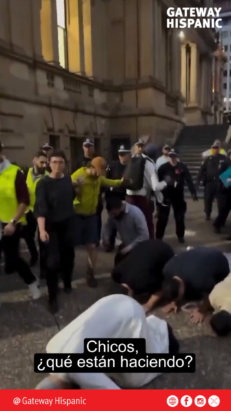 Police in Sydney intervene after public streets are occupied for mass prayers (VIDEO)