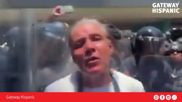 Manifestante en Venezuela denuncia abusos y exige salida del gobierno en medio de protestas (VIDEO)